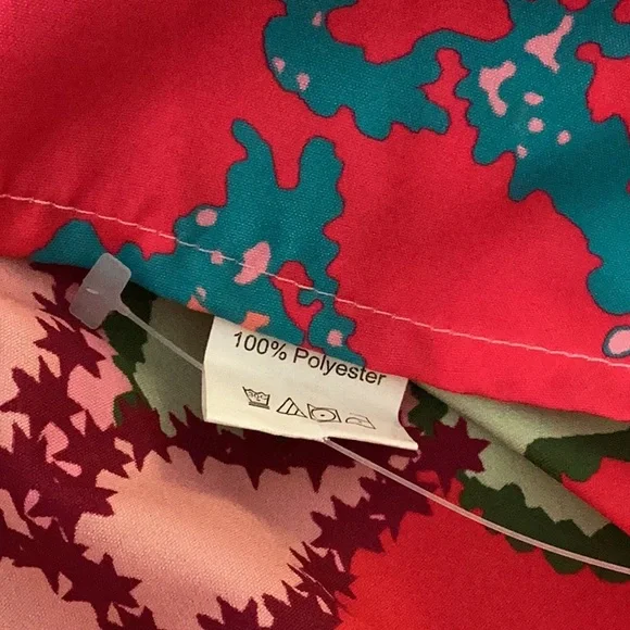 🌺🌸NWOT Shein Curve 1XLG Colorful Top Closet Must Have & So Much Fun To Wear 🌺🌸 - Picture 9 of 9